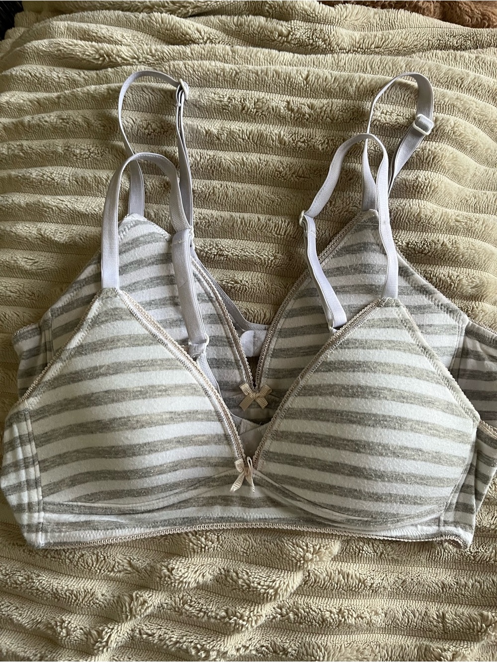 SO Soft Nude & Light Gray Striped and nude Wireless Bras - 36A - Picture 3 of 7